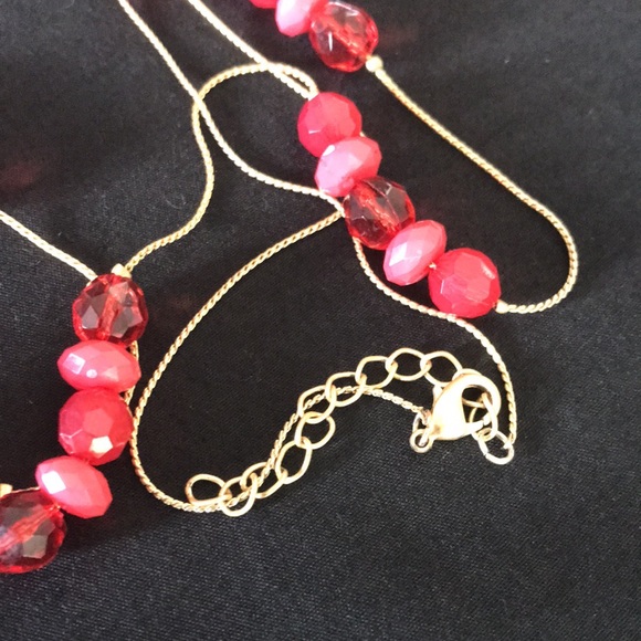 Vintage Gold tone Necklace & Earrings with Dark Coral / Pink Beads - Picture 4 of 7